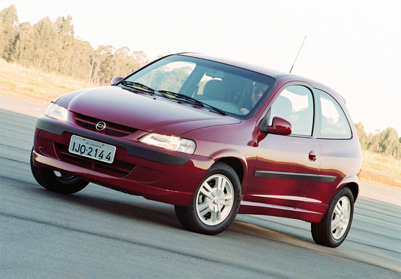 Pictures of Chevrolet Celta 3-door 2000–06