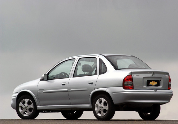 Chevrolet Classic 2003–08 images