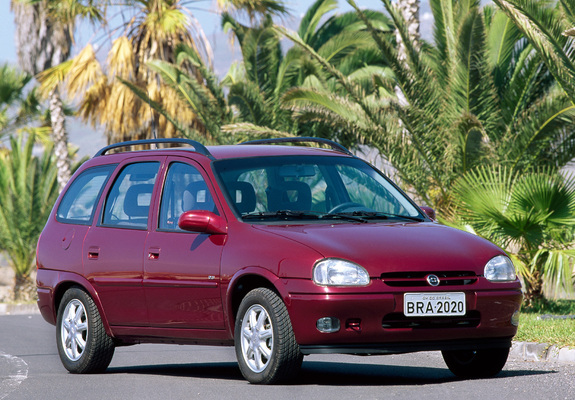 Images of Chevrolet Corsa Wagon 1997–99