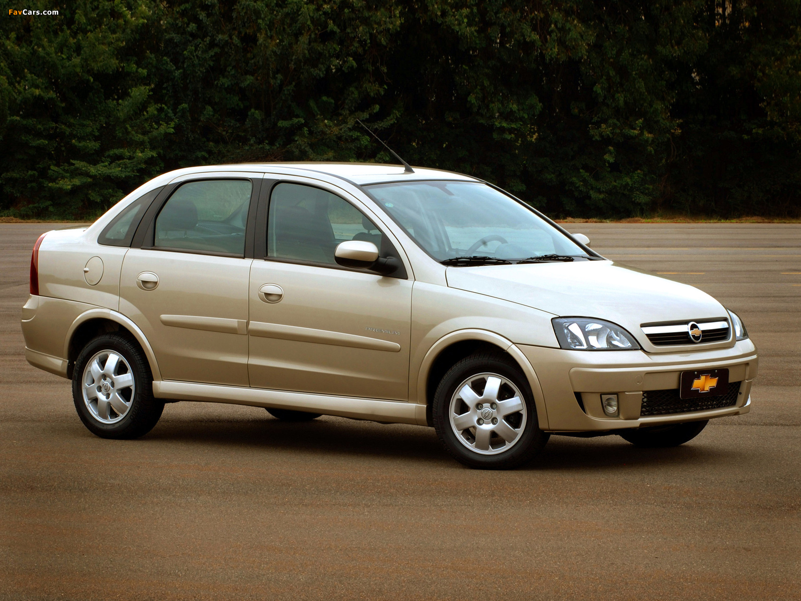 Images of Chevrolet Corsa Sedan 2002 (1600 x 1200)