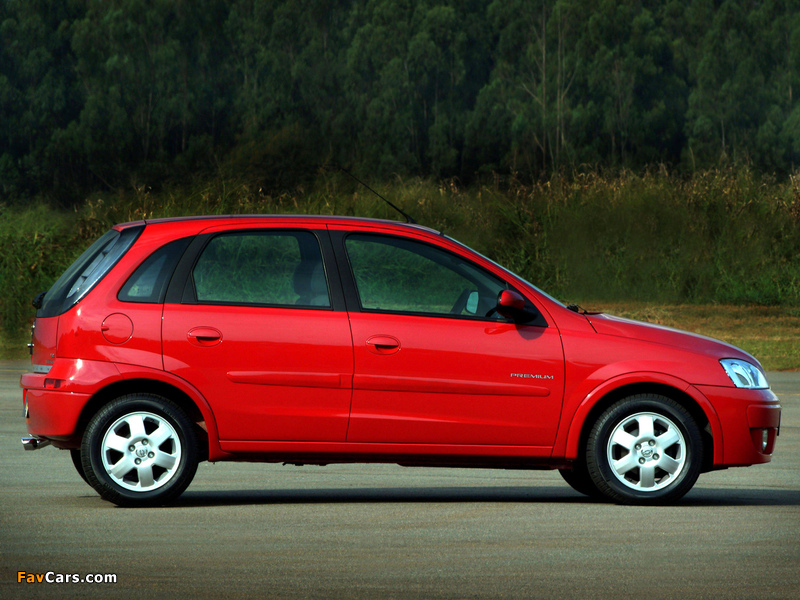 Chevrolet Corsa 5-door 2002 wallpapers (800 x 600)