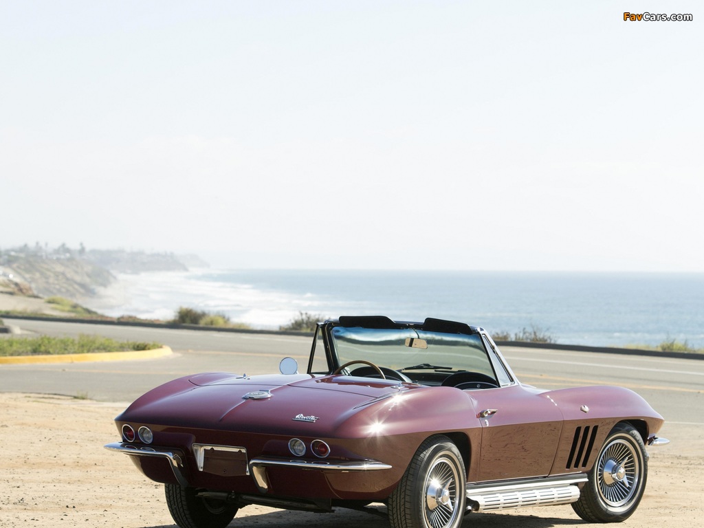 Images of Chevrolet Corvette Sting Ray 327 Convertible (C2) 1966 (1024 x 768)