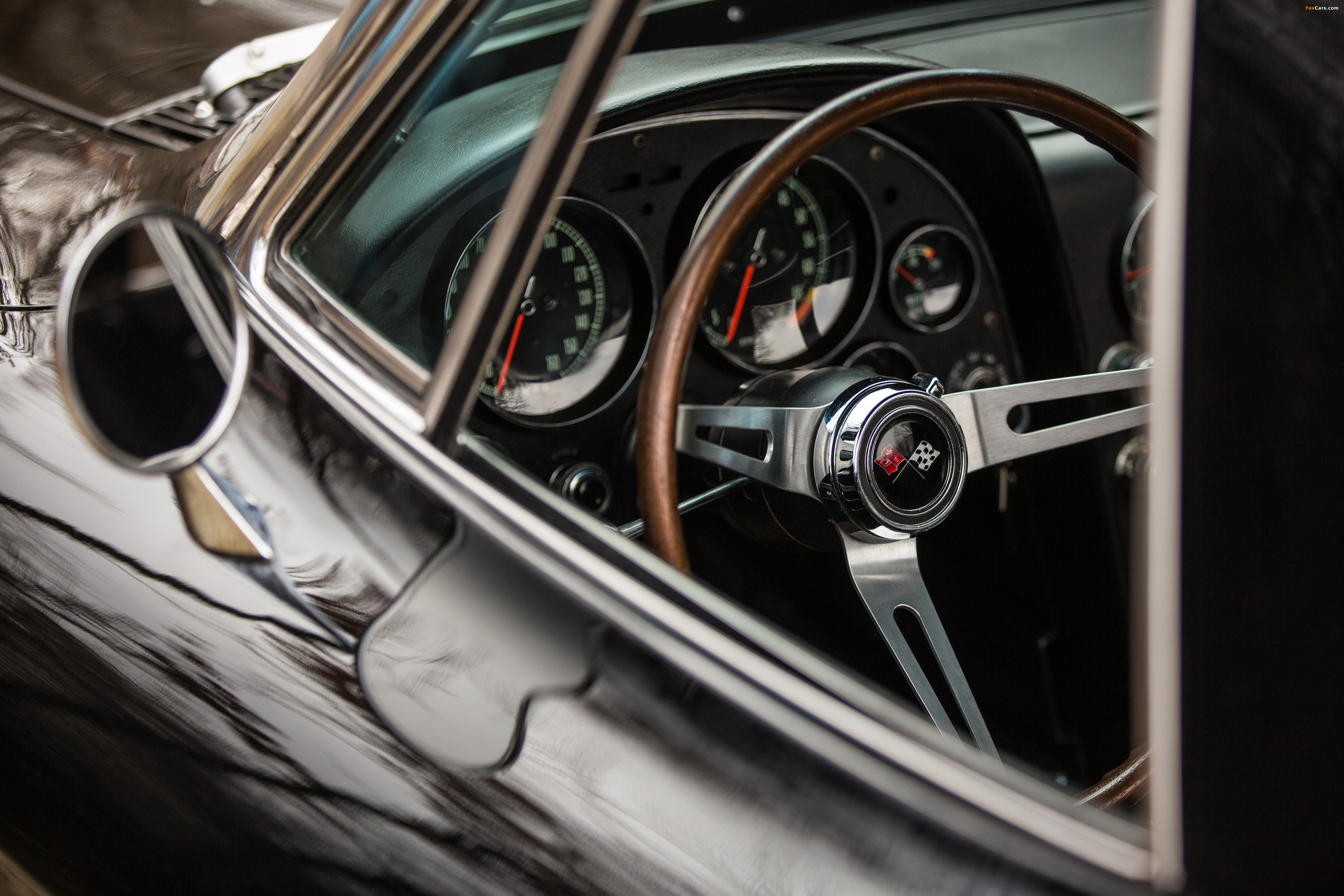 Photos of Chevrolet Corvette Sting Ray L71 Convertible (19467) 1967 (4096 x 2731)