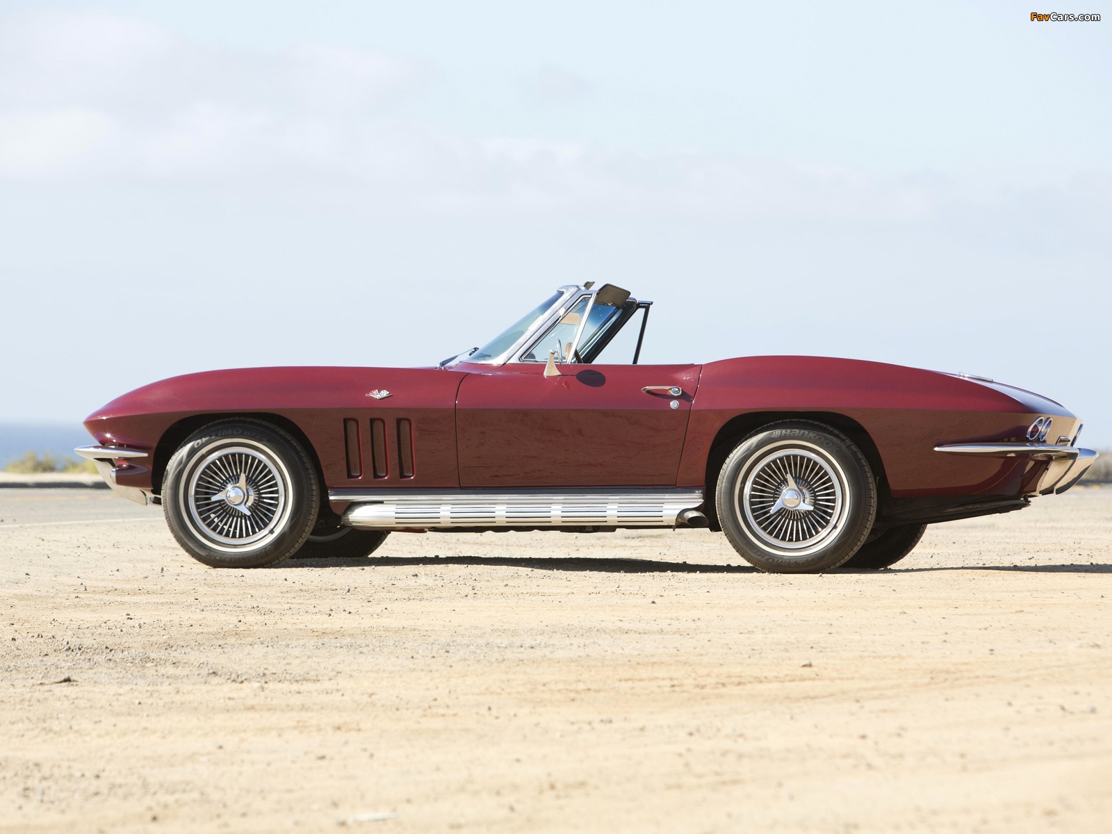 Pictures of Chevrolet Corvette Sting Ray 327 Convertible (C2) 1966 (1600 x 1200)