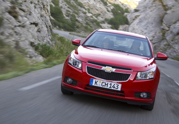 Chevrolet Cruze (J300) 2009–12 pictures