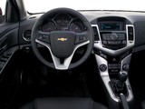 Chevrolet Cruze Hatchback (J300) 2011–12 pictures