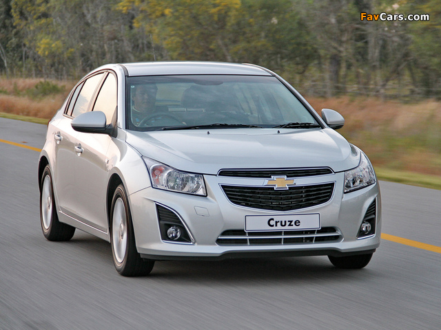 Chevrolet Cruze Hatchback ZA-spec (J300) 2012 pictures (640 x 480)