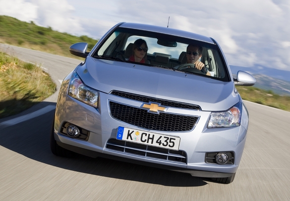 Images of Chevrolet Cruze (J300) 2009–12