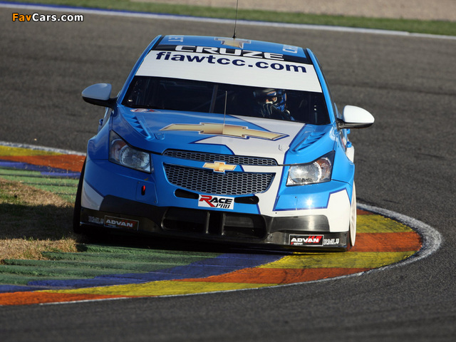 Images of Chevrolet Cruze WTCC (J300) 2009–10 (640 x 480)