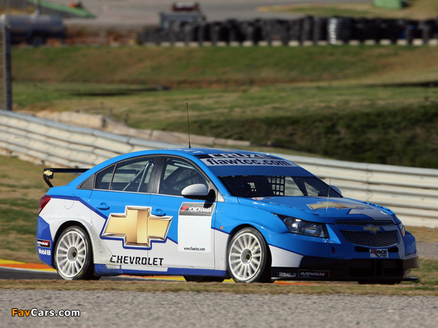 Images of Chevrolet Cruze WTCC (J300) 2009–10 (640 x 480)