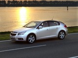 Images of Chevrolet Cruze Hatchback (J300) 2011–12