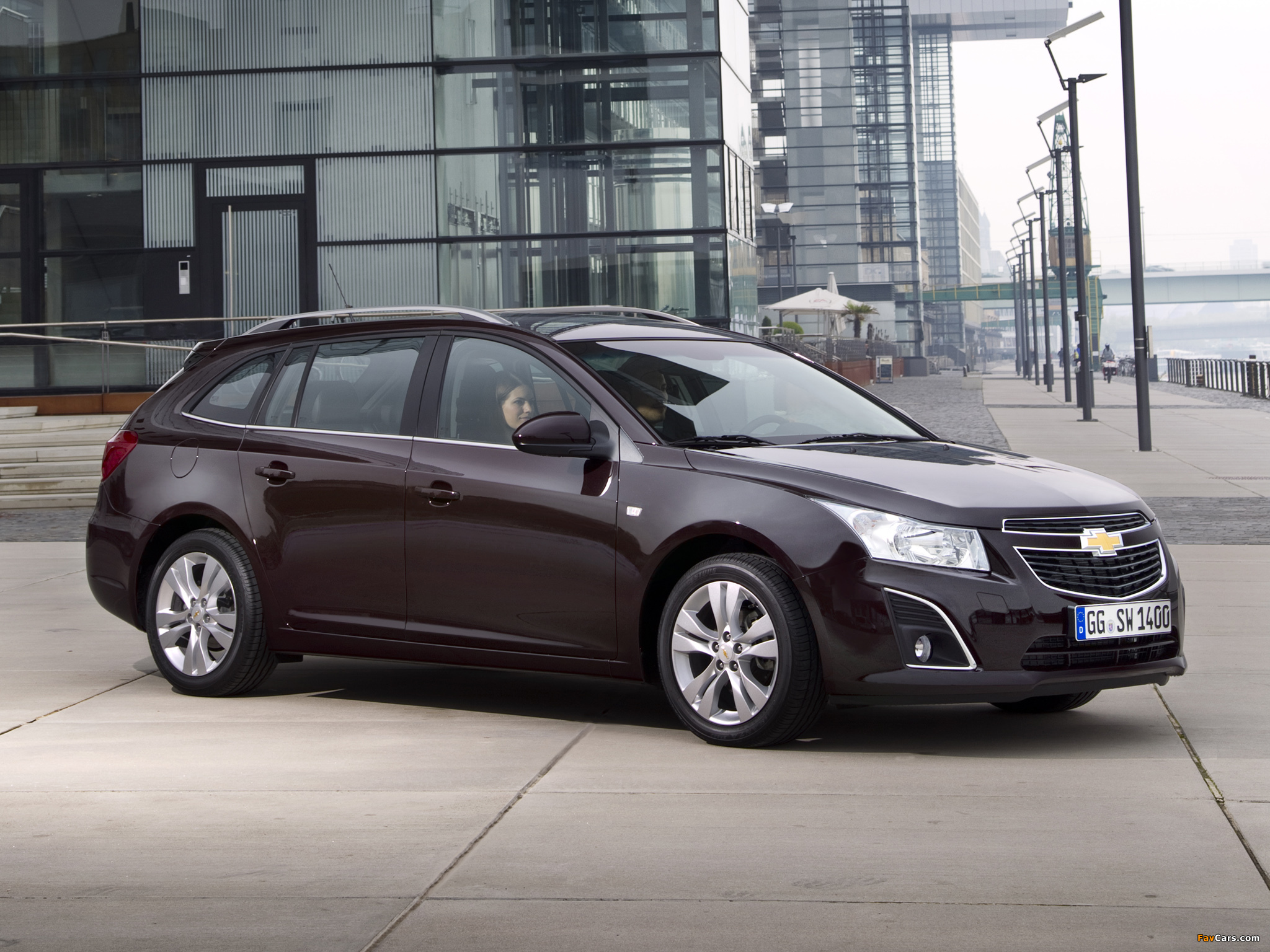 Images of Chevrolet Cruze Station Wagon (J300) 2012 (2048 x 1536)