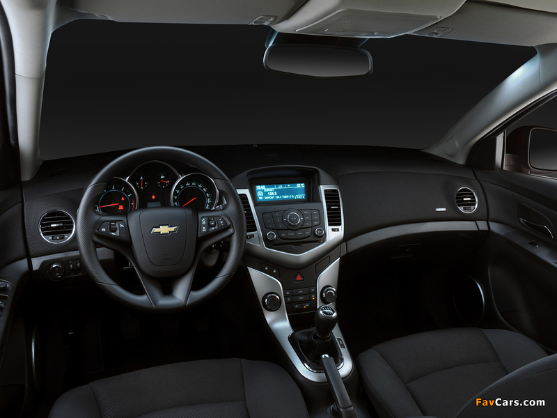 Photos of Chevrolet Cruze Sport6 (J300) 2012 (800 x 600)