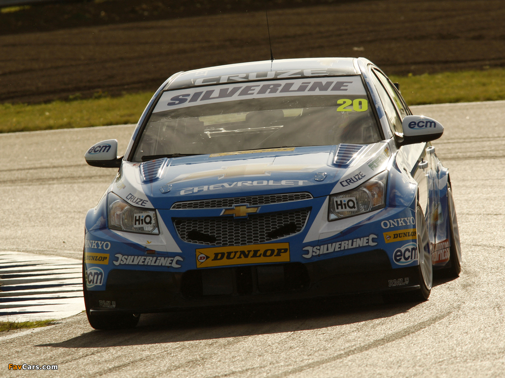 Pictures of Chevrolet Cruze BTCC (J300) 2010–11 (1024 x 768)