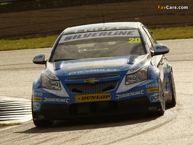 Pictures of Chevrolet Cruze BTCC (J300) 2010–11 (640 x 480)