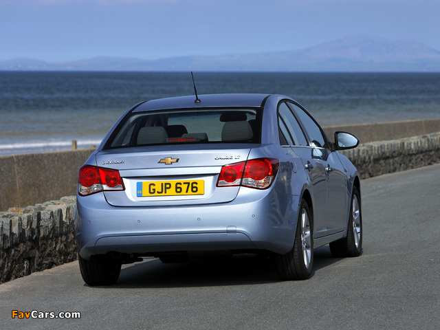 Chevrolet Cruze UK-spec (J300) 2009–12 wallpapers (640 x 480)