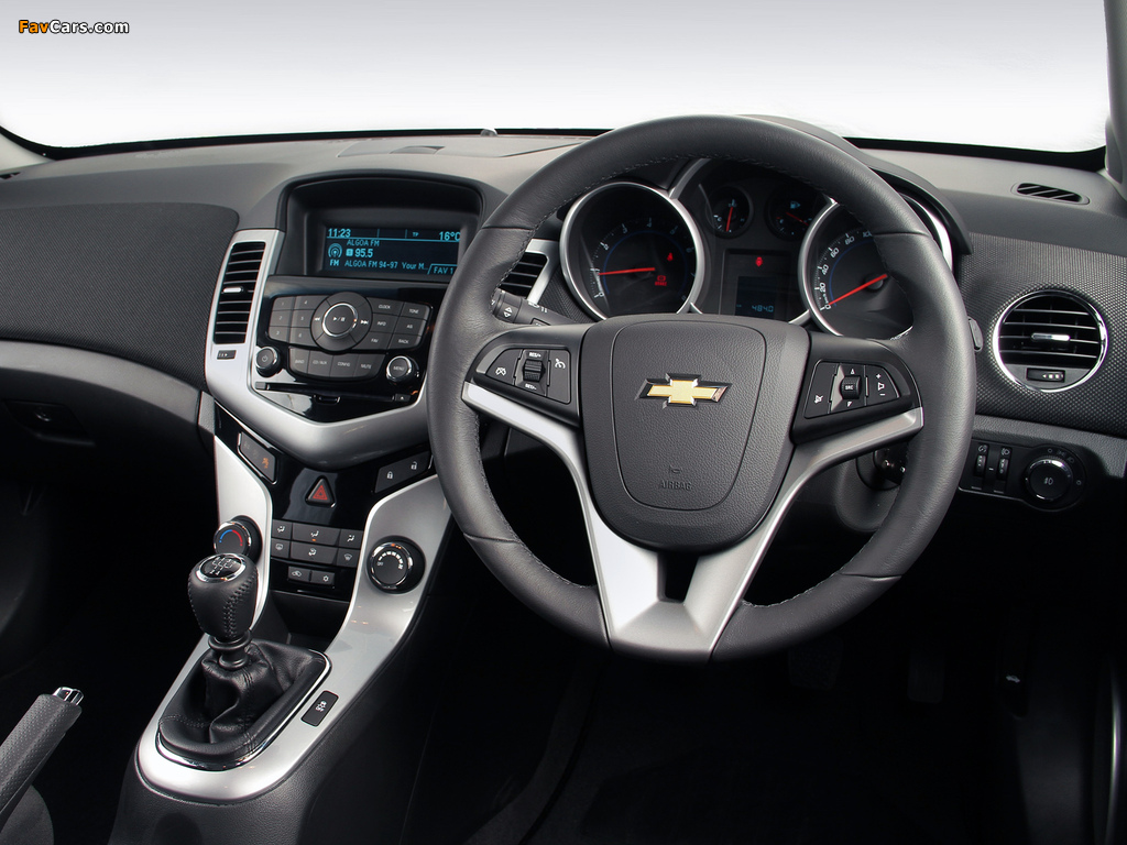 Chevrolet Cruze Hatchback ZA-spec (J300) 2012 wallpapers (1024 x 768)