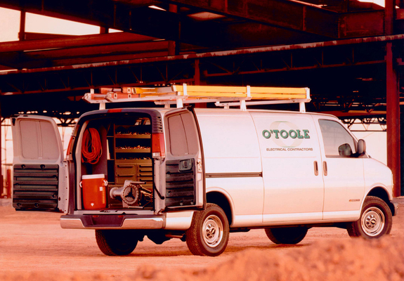 Chevrolet Express Cargo Van 1996–2002 photos