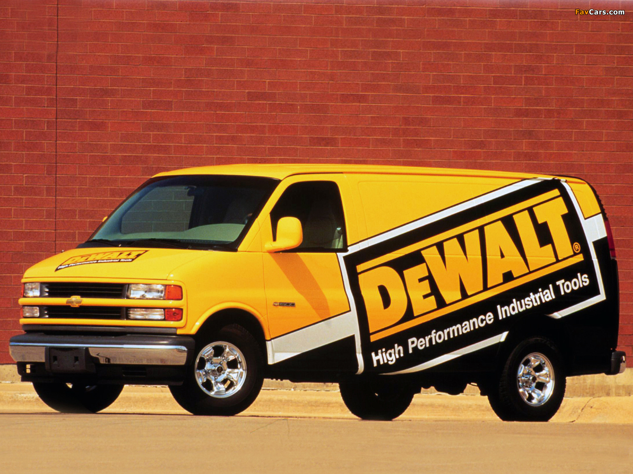 Chevrolet Express Cargo Van 1996–2002 pictures (1280 x 960)