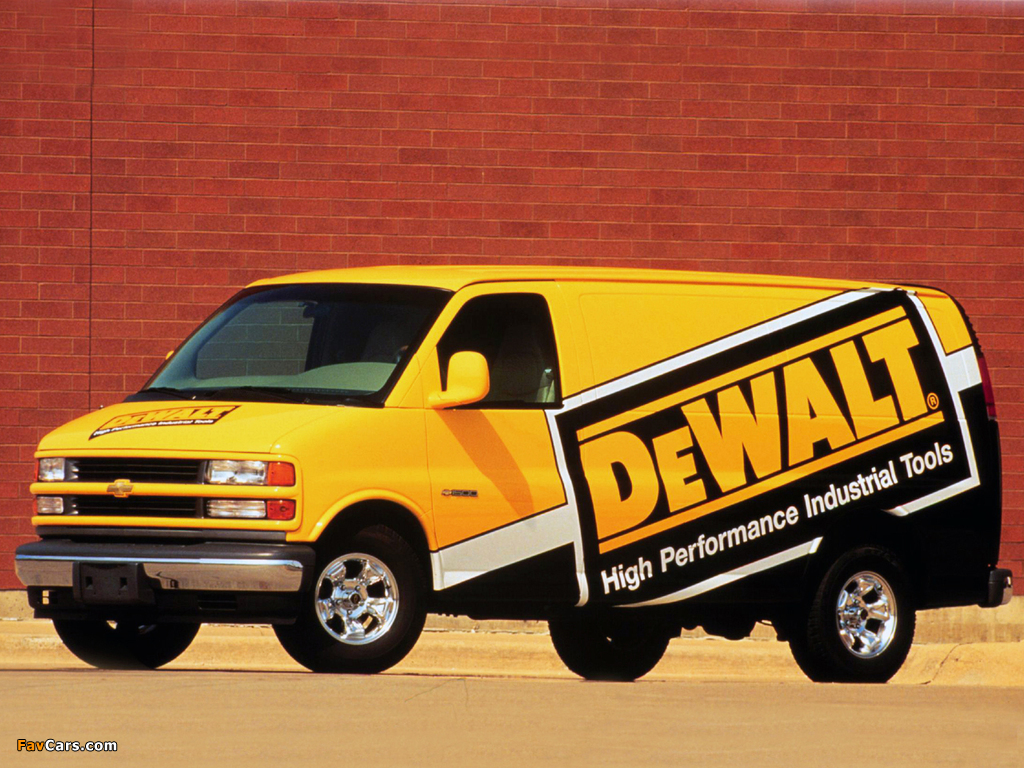 Chevrolet Express Cargo Van 1996–2002 pictures (1024 x 768)