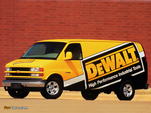 Chevrolet Express Cargo Van 1996–2002 pictures (640 x 480)