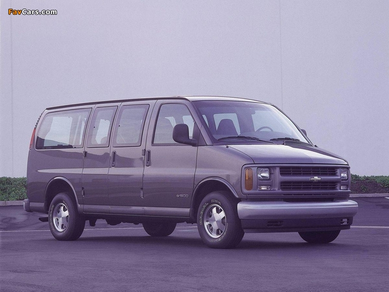 Chevrolet Express 1996–2002 wallpapers (800 x 600)