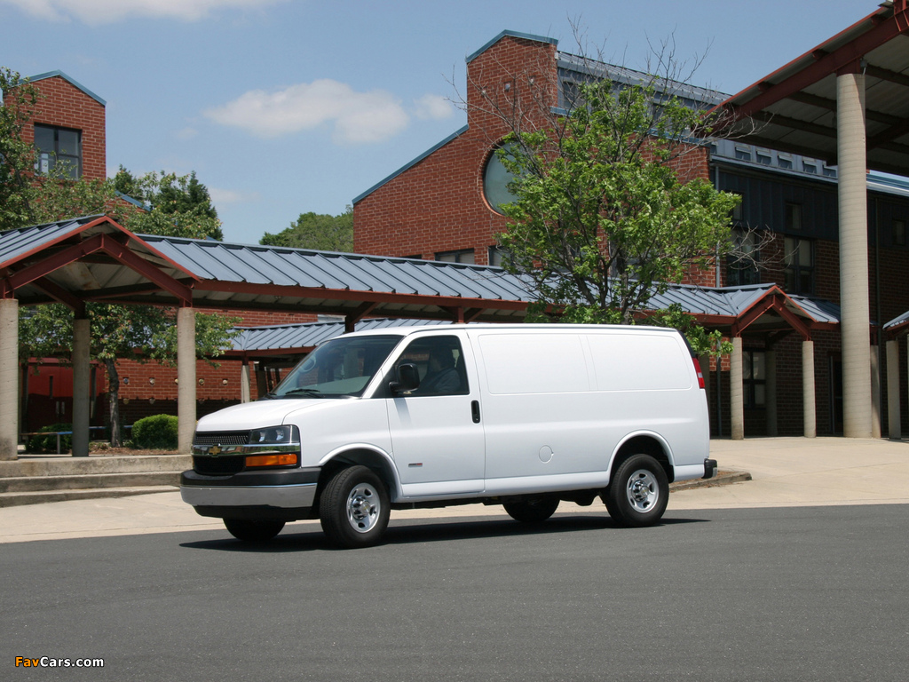 Chevrolet Express Cargo Van 2002 images (1024 x 768)