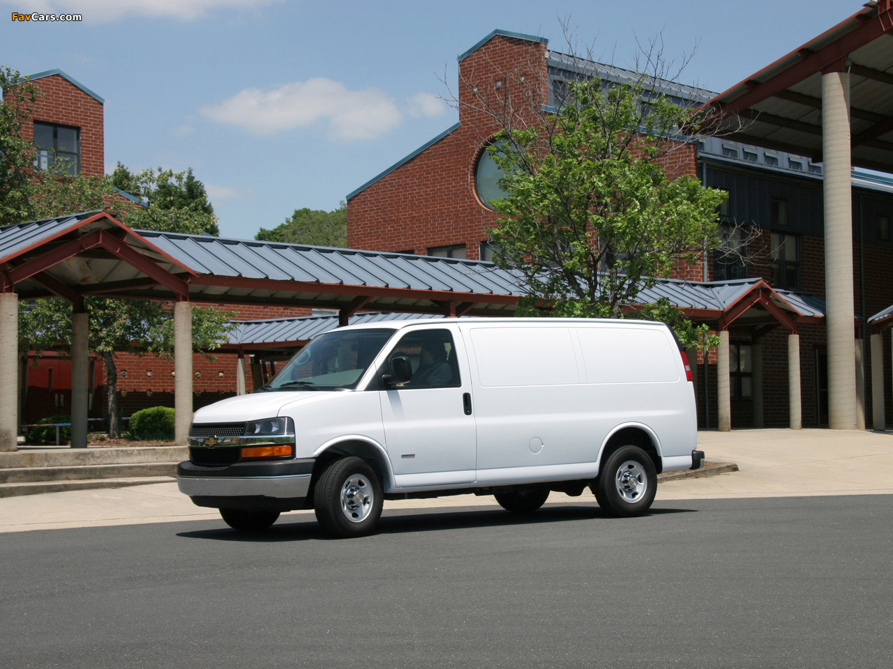 Chevrolet Express Cargo Van 2002 images (1280 x 960)