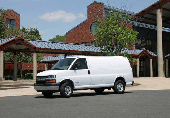 Chevrolet Express Cargo Van 2002 images