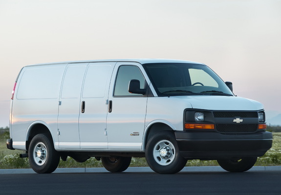 Chevrolet Express Cargo Van 2002 photos