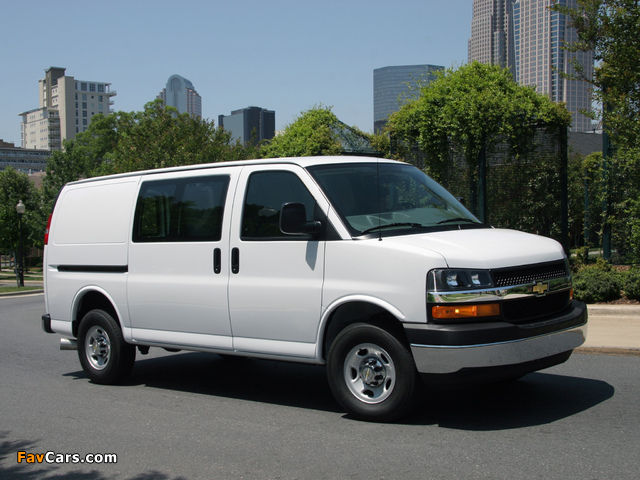Chevrolet Express Cargo Van 2002 pictures (640 x 480)