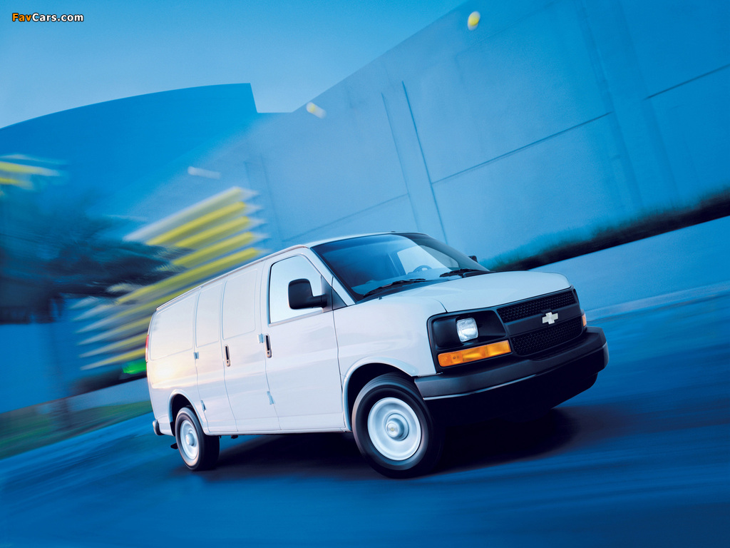 Chevrolet Express Cargo Van 2002 wallpapers (1024 x 768)