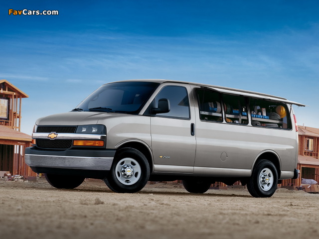 Chevrolet Express Pro-Access Van 2005 images (640 x 480)