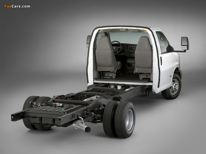 Chevrolet Express 4500 Cutaway 2008 images (800 x 600)