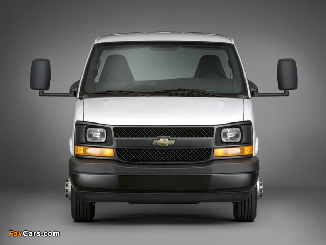 Chevrolet Express 4500 Cutaway 2008 photos (640 x 480)