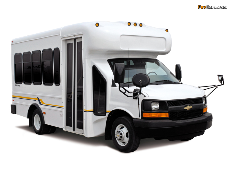 StarTrans MFSAB based on Chevrolet Express 2009 pictures (800 x 600)
