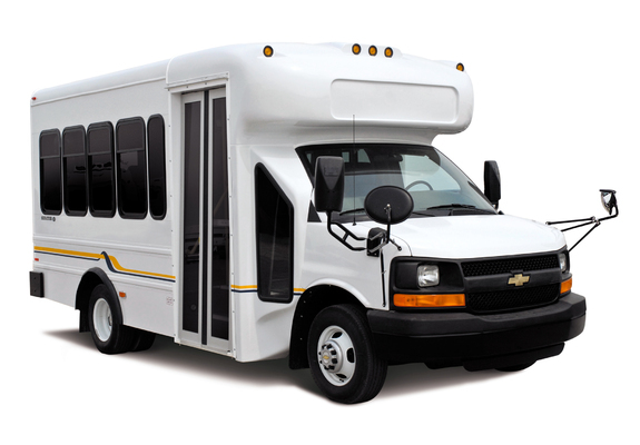 StarTrans MFSAB based on Chevrolet Express 2009 pictures