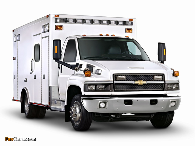 Chevrolet Express C4500 Ambulance 2010 photos (640 x 480)