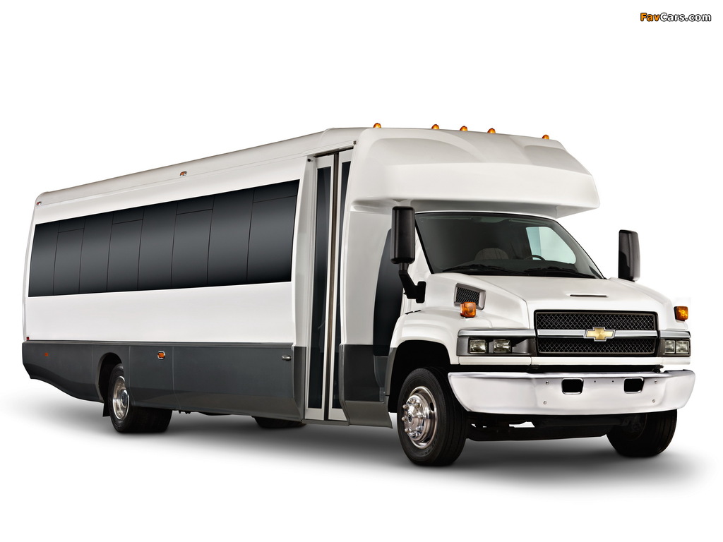 Chevrolet Express C4500 Cutaway Shuttle Bus 2010 pictures (1024 x 768)