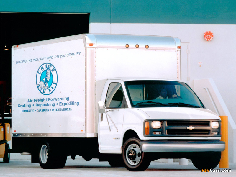 Images of Chevrolet Express Cutaway 1996–2002 (800 x 600)