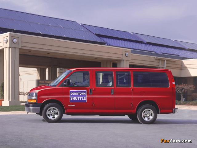 Photos of Chevrolet Express 2002 (640 x 480)