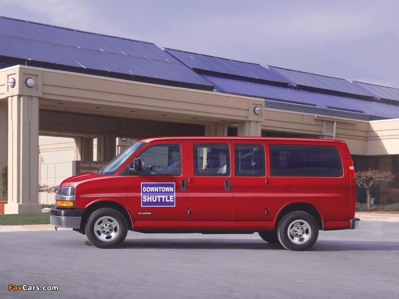 Photos of Chevrolet Express 2002 (800 x 600)