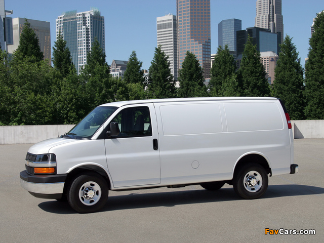 Photos of Chevrolet Express Cargo Van 2002 (640 x 480)