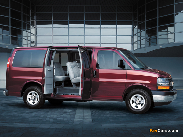 Photos of Chevrolet Express 2002 (640 x 480)