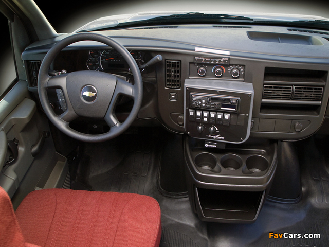 Photos of StarTrans Candidate based on Chevrolet Express 2009 (640 x 480)