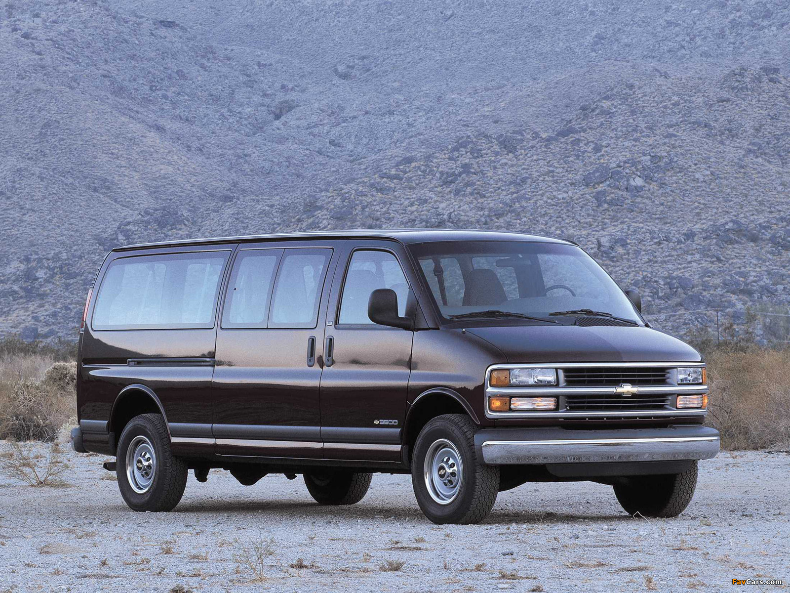 Pictures of Chevrolet Express 1996–2002 (1600 x 1200)