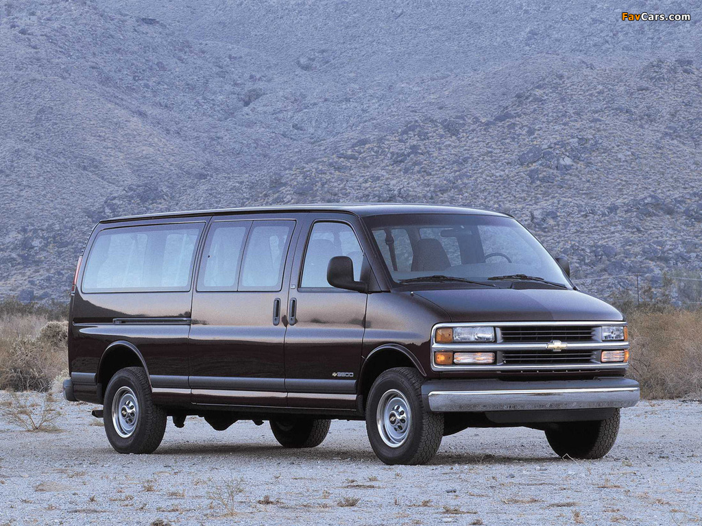 Pictures of Chevrolet Express 1996–2002 (1024 x 768)