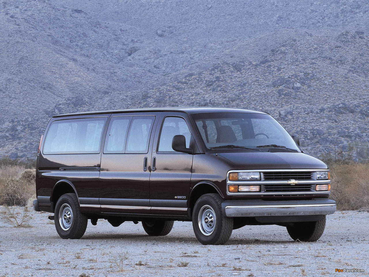 Pictures of Chevrolet Express 1996–2002 (1280 x 960)