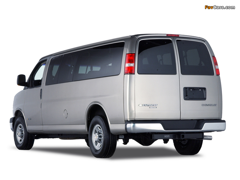 Pictures of Chevrolet Express 2002 (800 x 600)