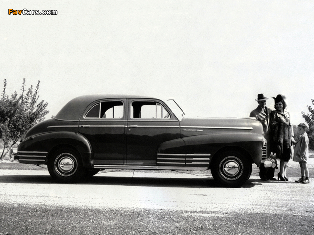Images of Chevrolet Special DeLuxe Fleetline Sportmaster (BH) 1942 (640 x 480)
